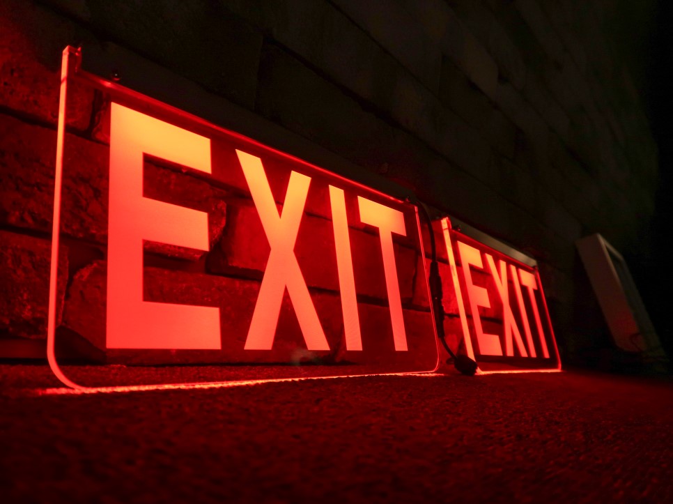 exit, 비상구, 비상등, 아크릴사인, 아크릴조명, 아크릴LED, LED 아크릴, 아크릴, 패널, 조명, 네온, 네온사인
