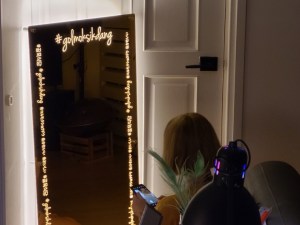 후광간판 LED거울 거울간판 LED조명거울 015 셀카존 포토존 미러사인 거울후광 후광사인 거울디자인