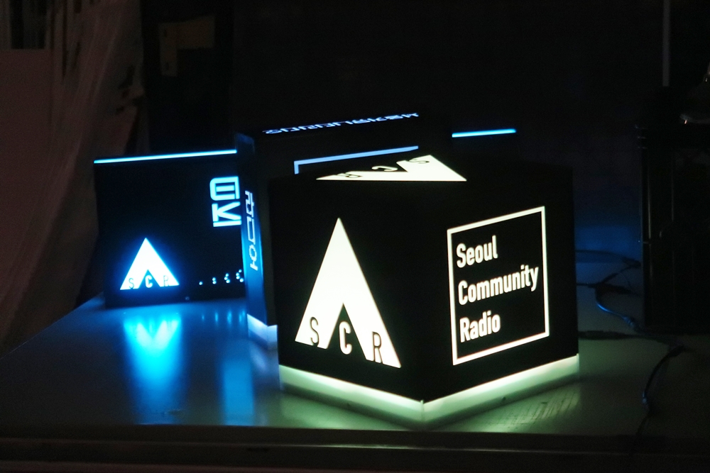 acrylic lightbox 07 logo laser cut interior