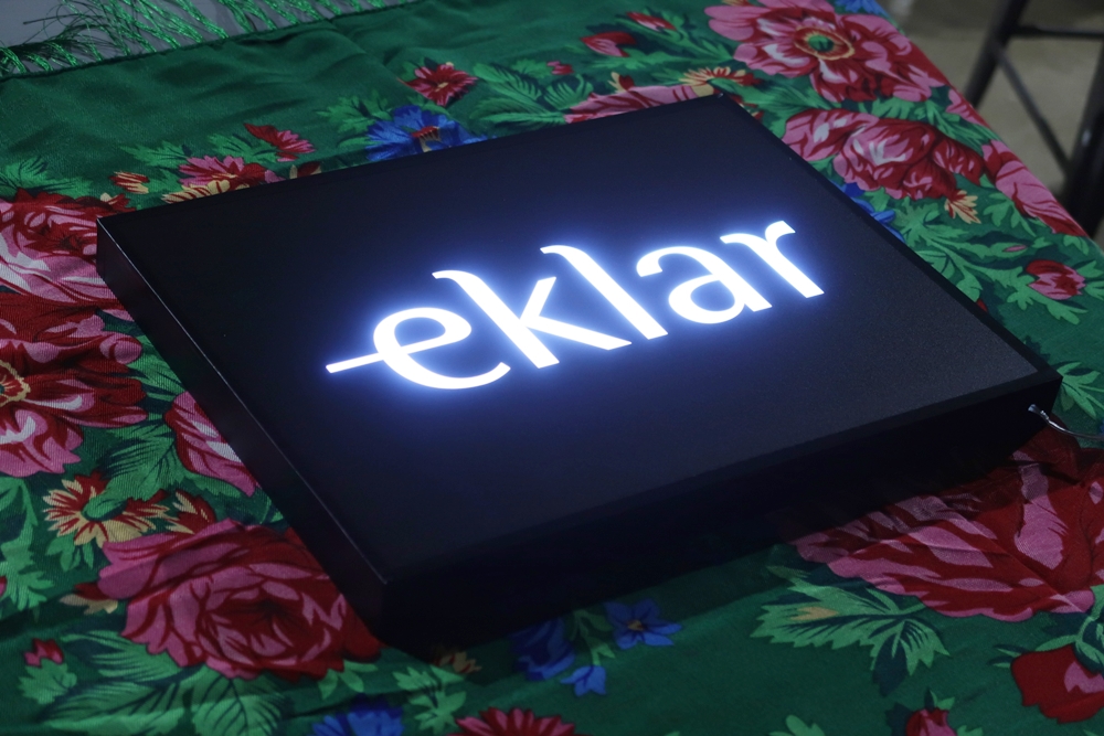 acrylic lightbox 15 logo laser cut interior